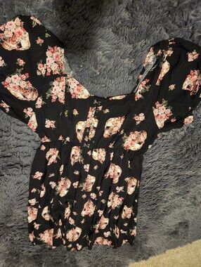 Torrid Black Floral Skull Print Puff Sleeve Top